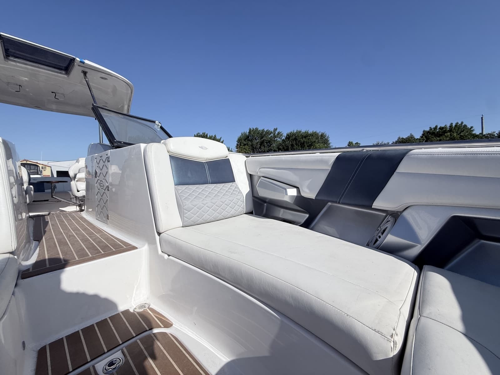 2012 Chaparral 327 SSX - Photo 18
