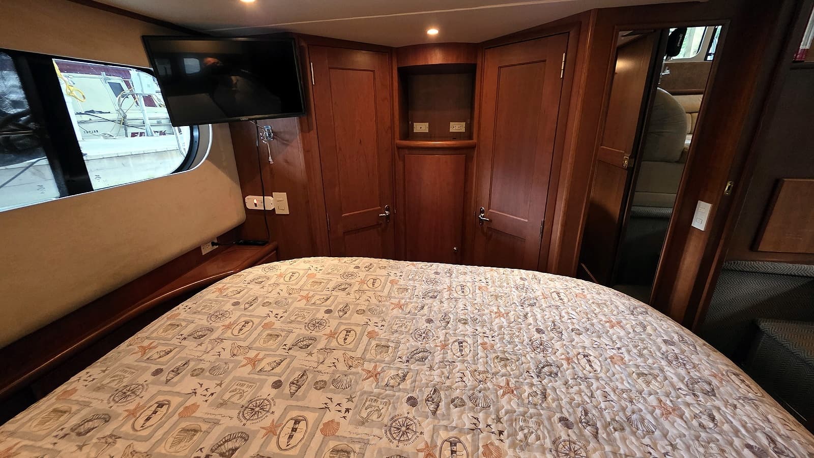 2005 Silverton 39 Motor Yacht - Photo 30