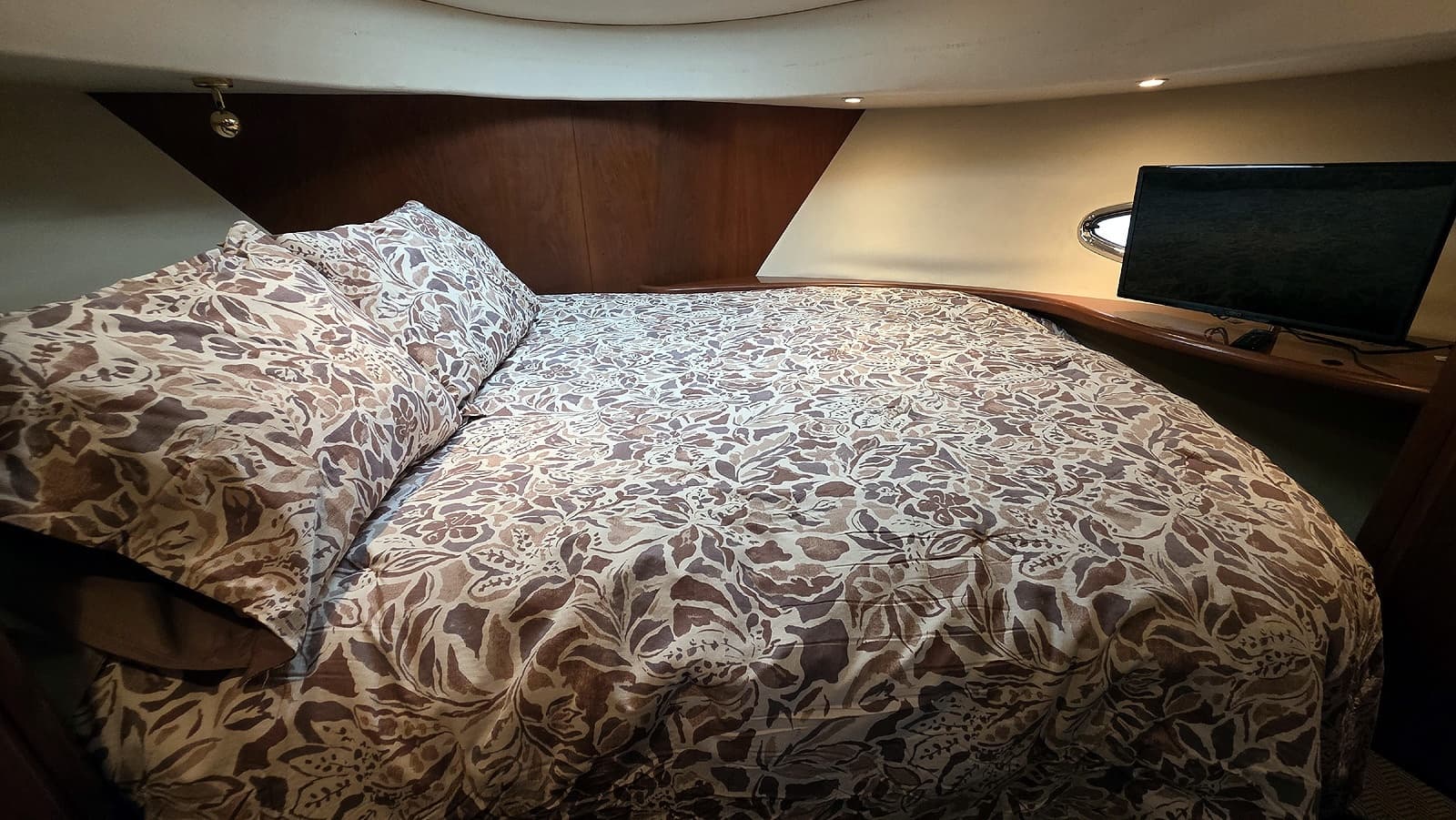 2005 Silverton 39 Motor Yacht - Photo 23