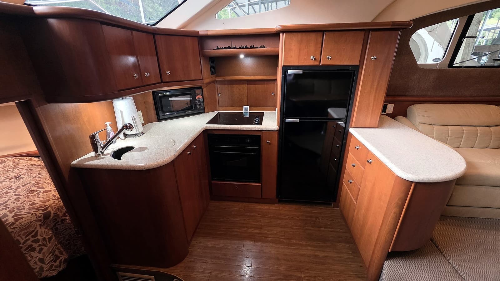 2005 Silverton 39 Motor Yacht - Photo 20