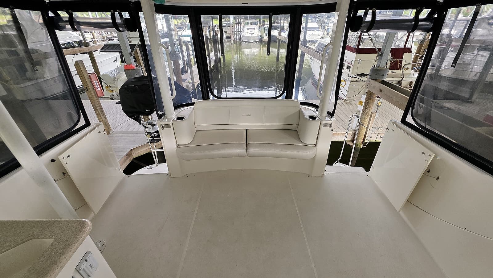 2005 Silverton 39 Motor Yacht - Photo 13