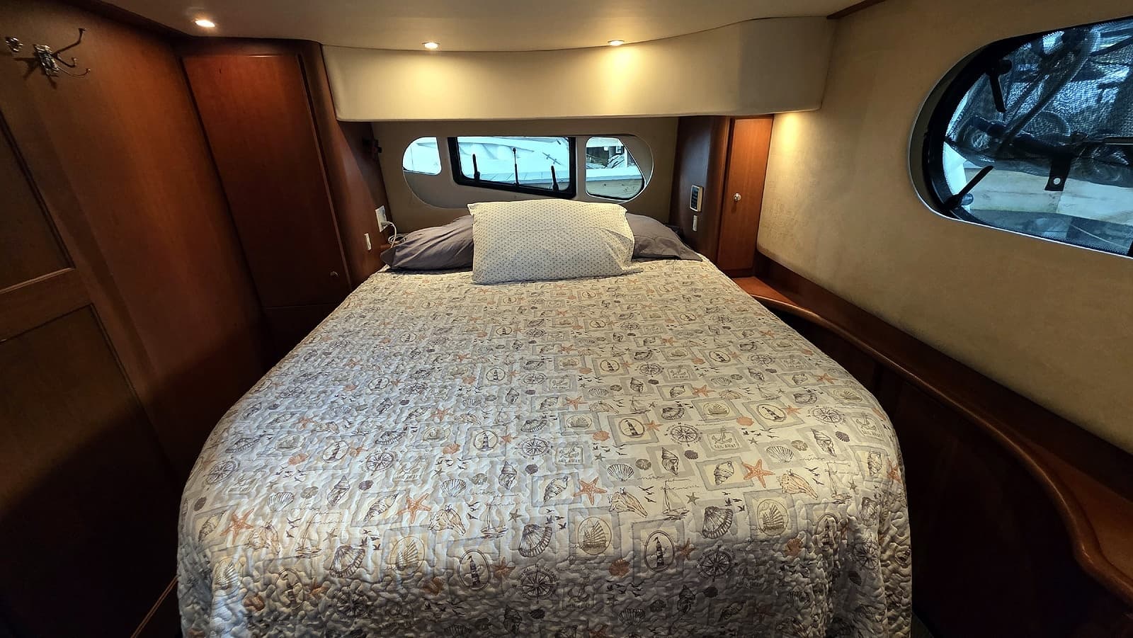 2005 Silverton 39 Motor Yacht - Photo 31
