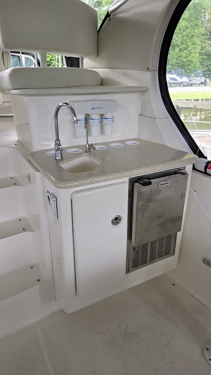 2005 Silverton 39 Motor Yacht - Photo 12