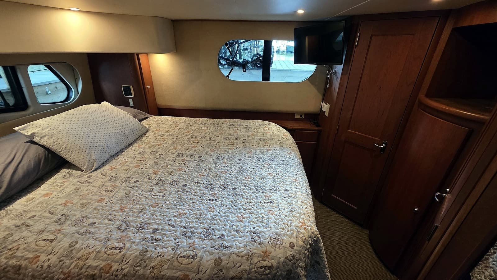 2005 Silverton 39 Motor Yacht - Photo 29