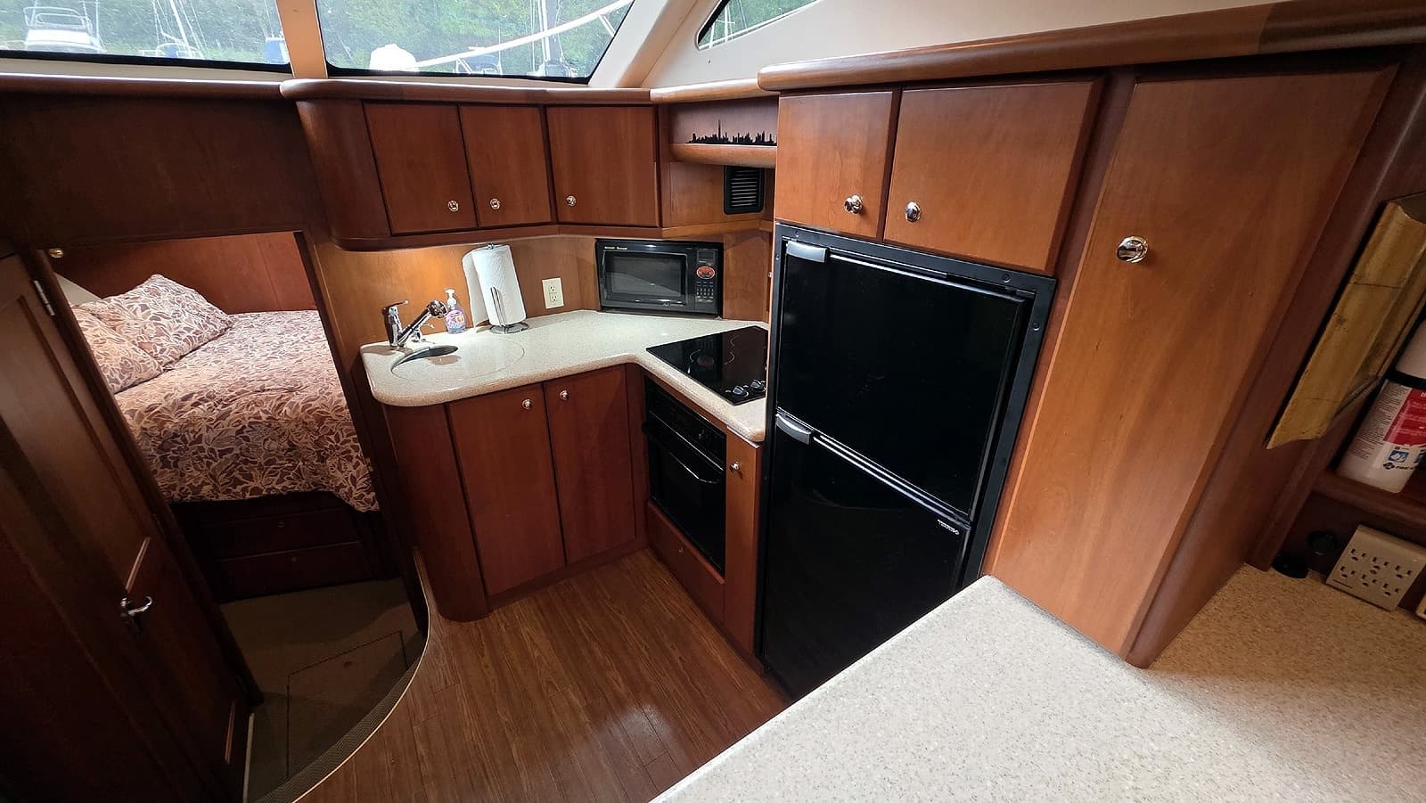 2005 Silverton 39 Motor Yacht - Photo 19