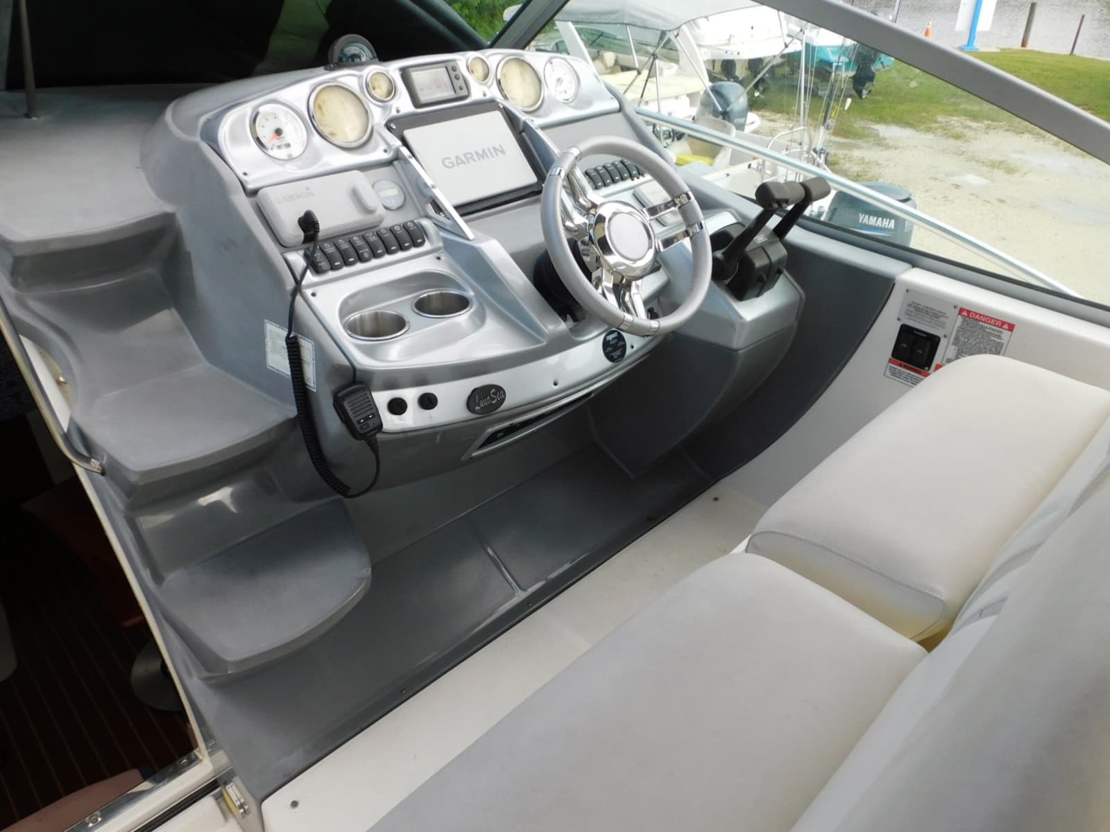 2007 Monterey 330 Sport Yacht - Photo 9
