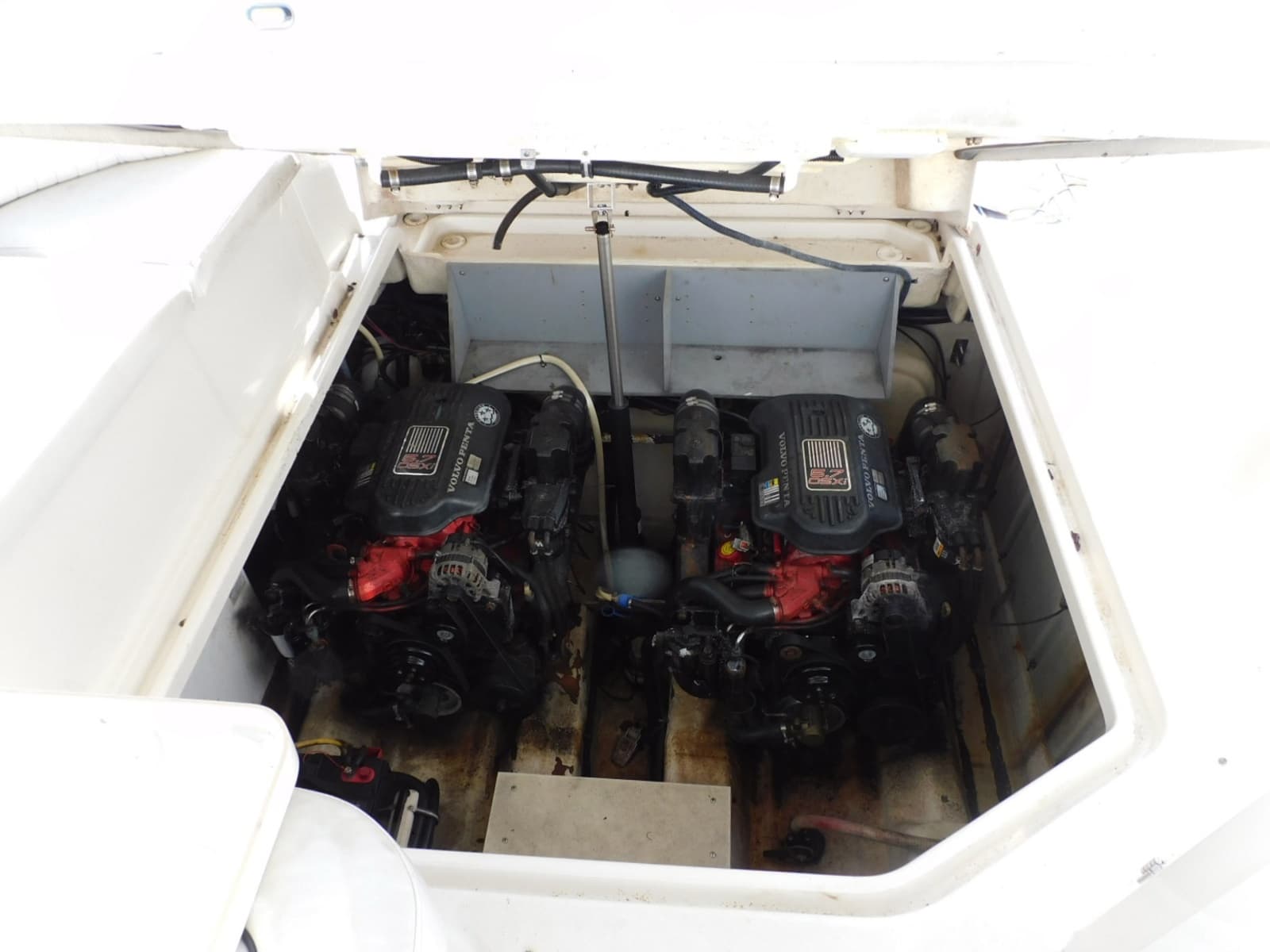 2007 Monterey 330 Sport Yacht - Photo 24