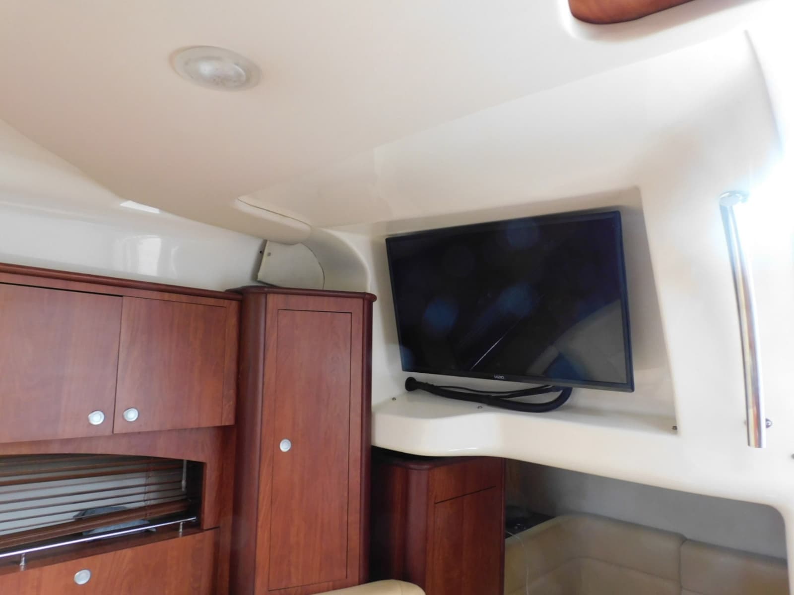 2007 Monterey 330 Sport Yacht - Photo 23