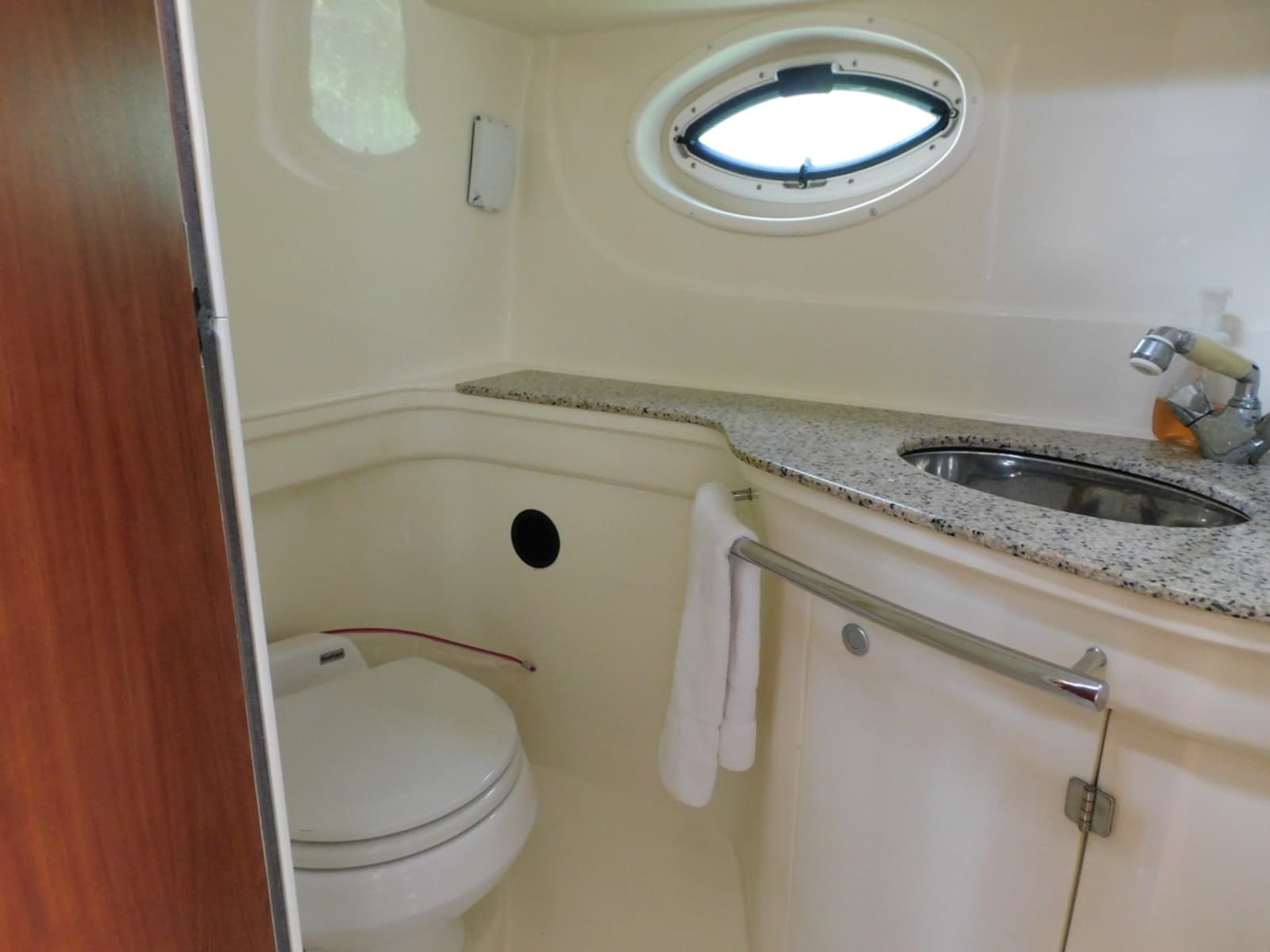 2007 Monterey 330 Sport Yacht - Photo 21