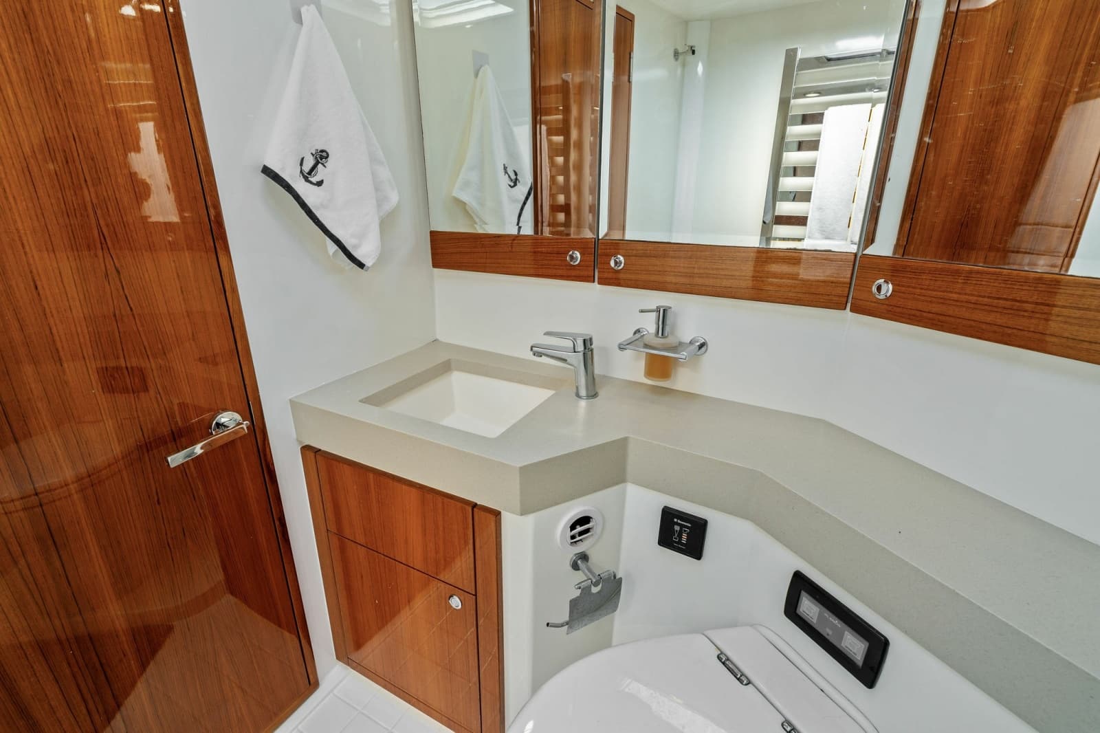 2016 Maritimo M58 - Photo 45