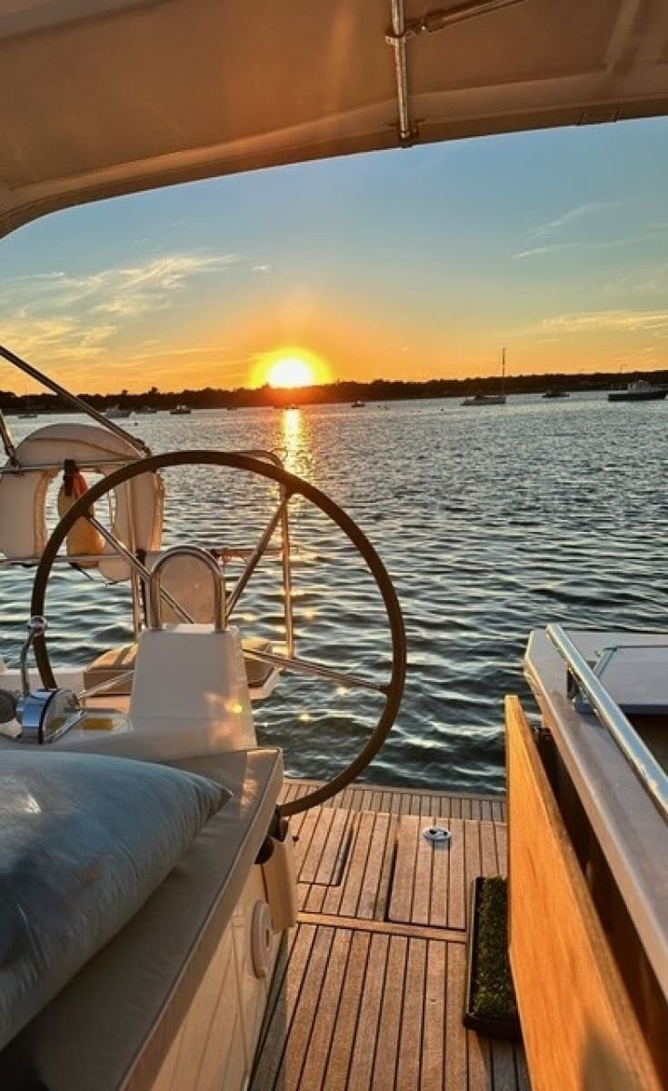 2022 Beneteau Oceanis 40.1 - Photo 2