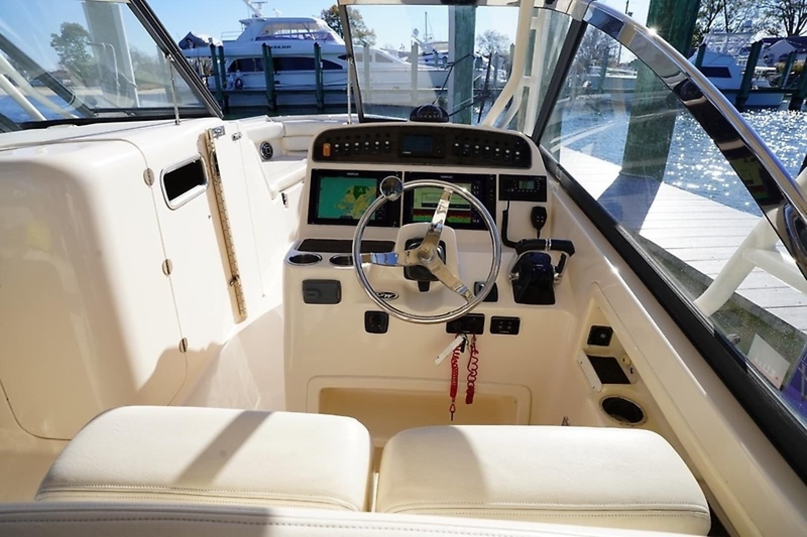 2015 Grady-White Freedom 307 - Photo 18