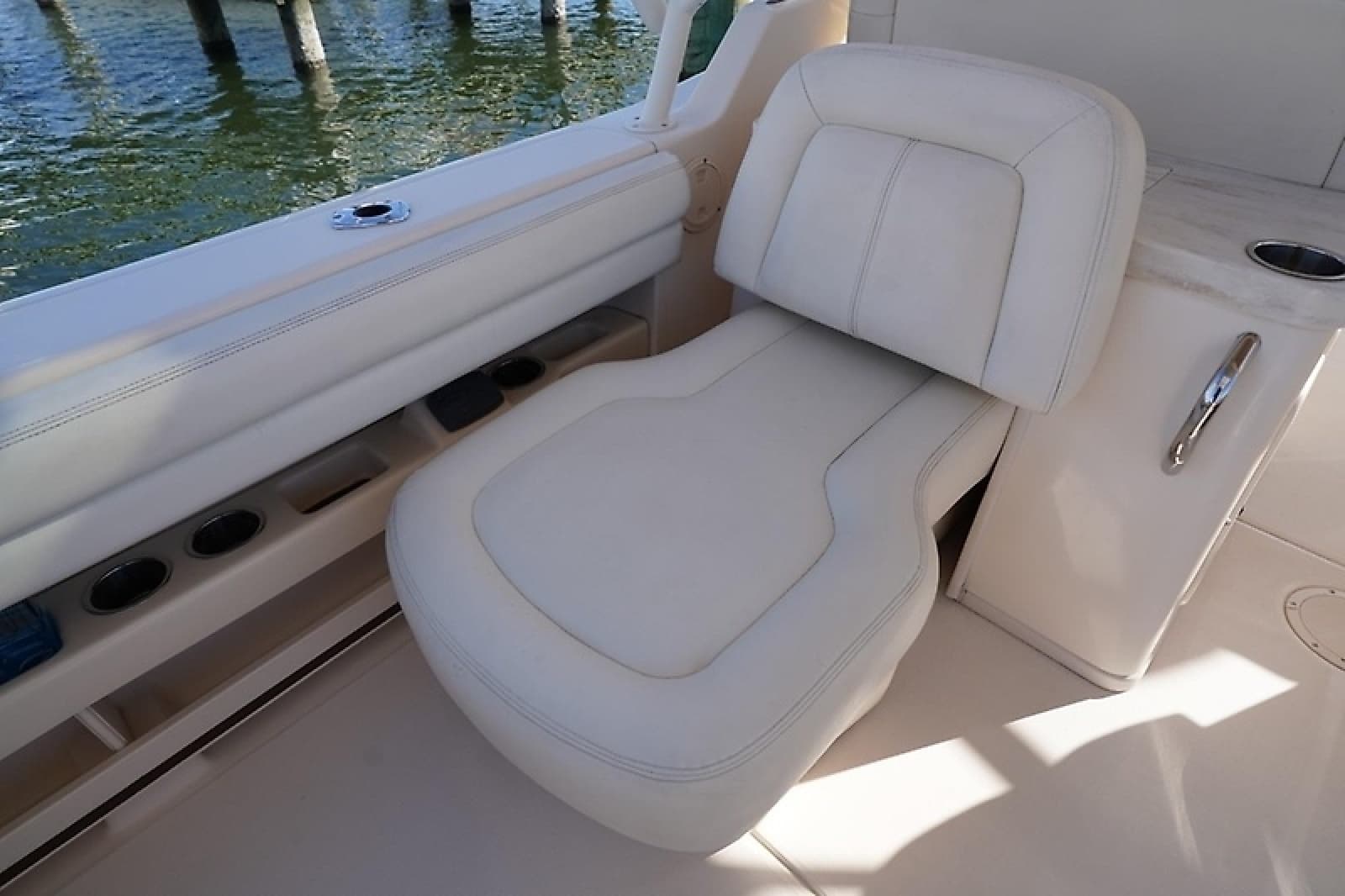 2015 Grady-White Freedom 307 - Photo 35