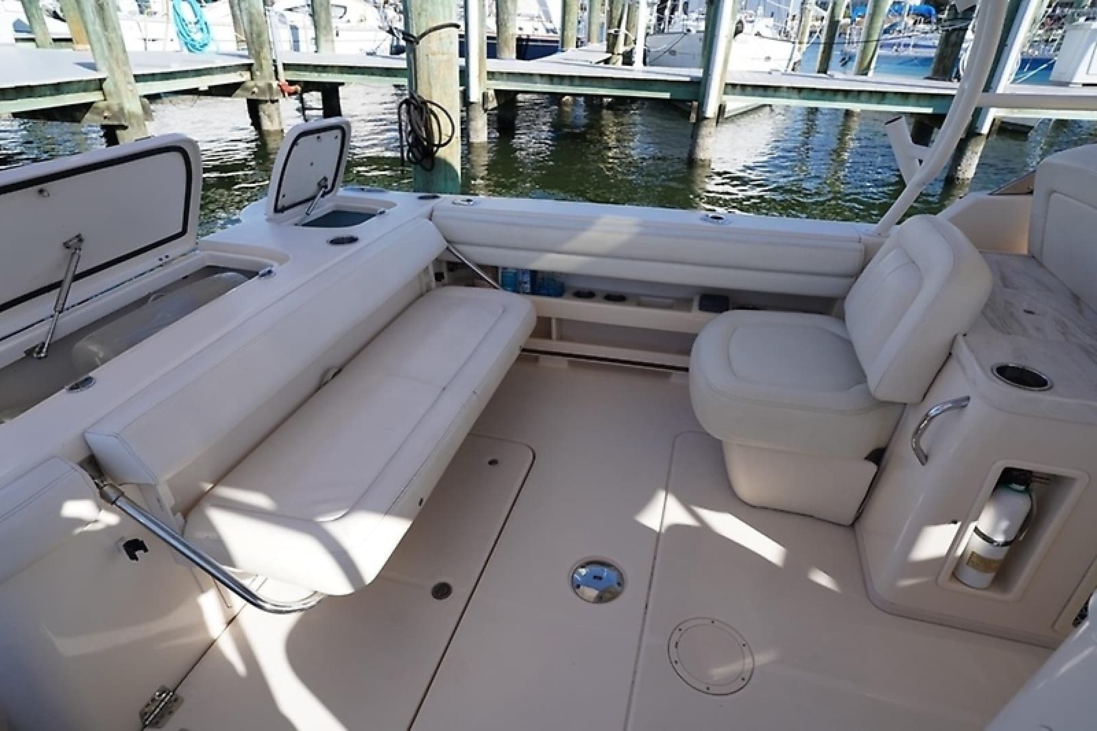2015 Grady-White Freedom 307 - Photo 17