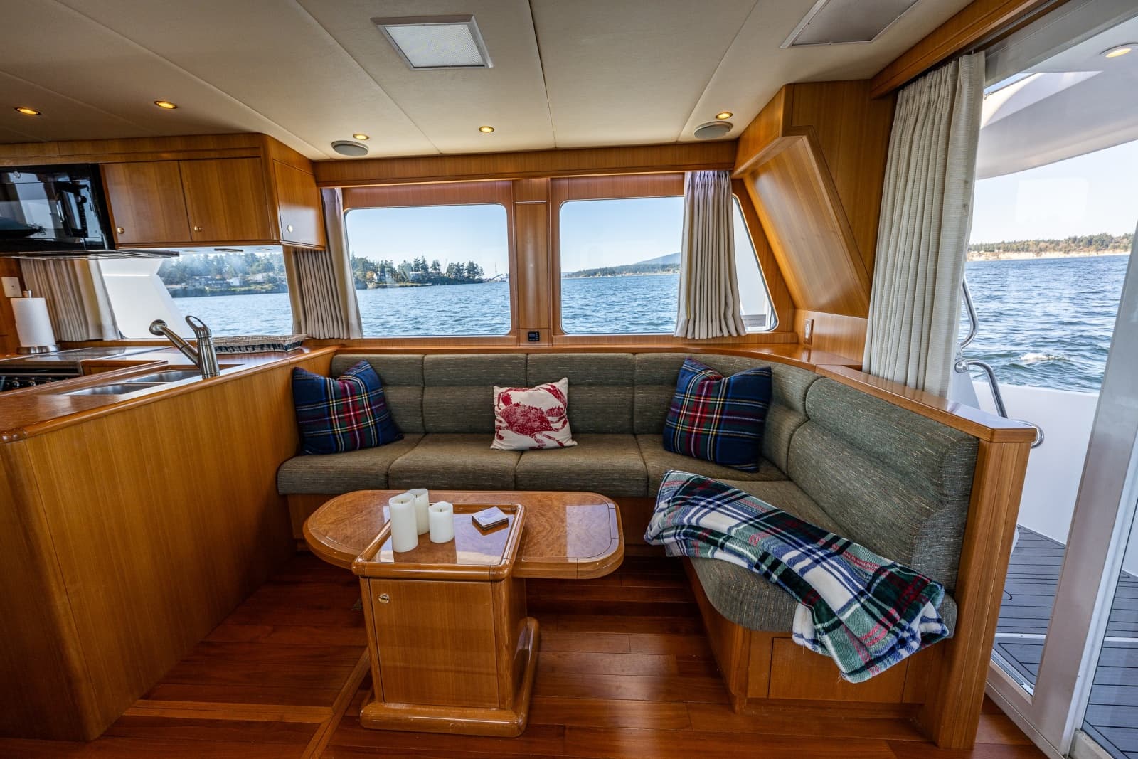 2003 Jefferson 53 Pilothouse - Photo 20