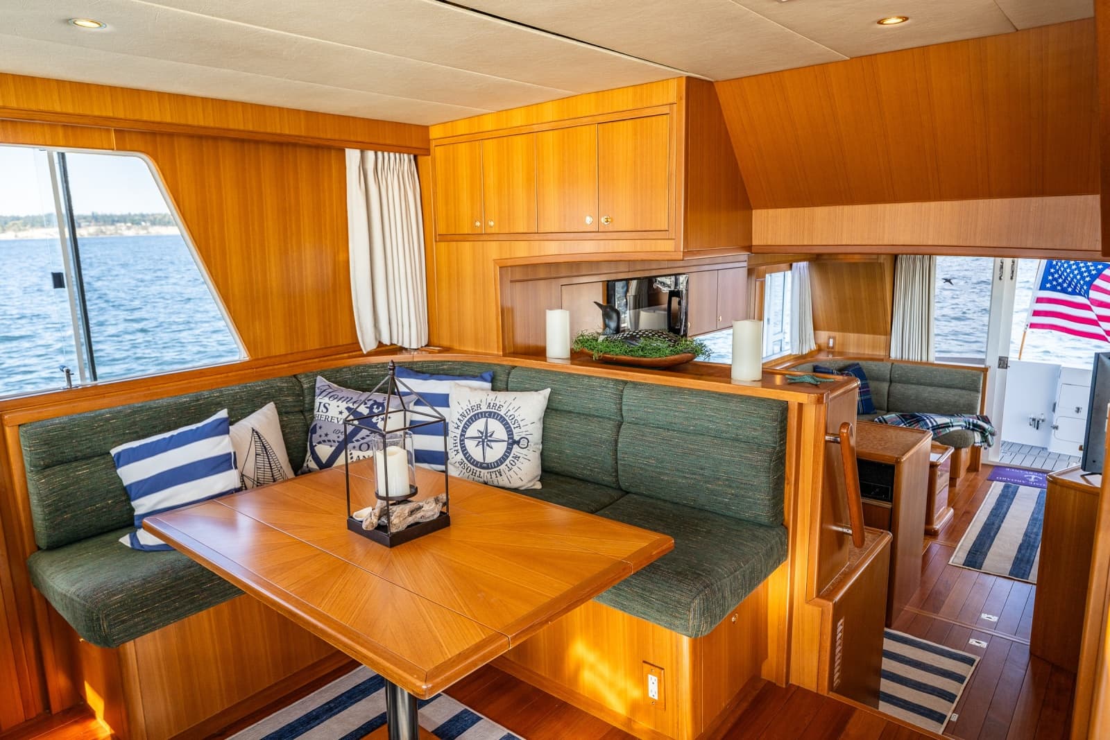2003 Jefferson 53 Pilothouse - Photo 18