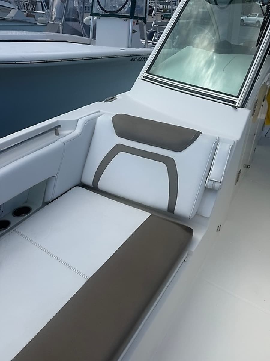 2019 World Cat 320 DC - Photo 16