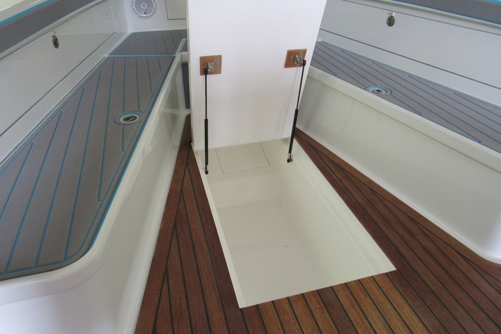 2003 Custom Carolina 31 Grice - Photo 31
