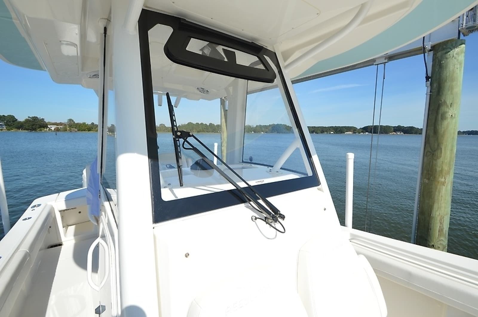 2023 Regulator 28 Forward Seating - Photo 48