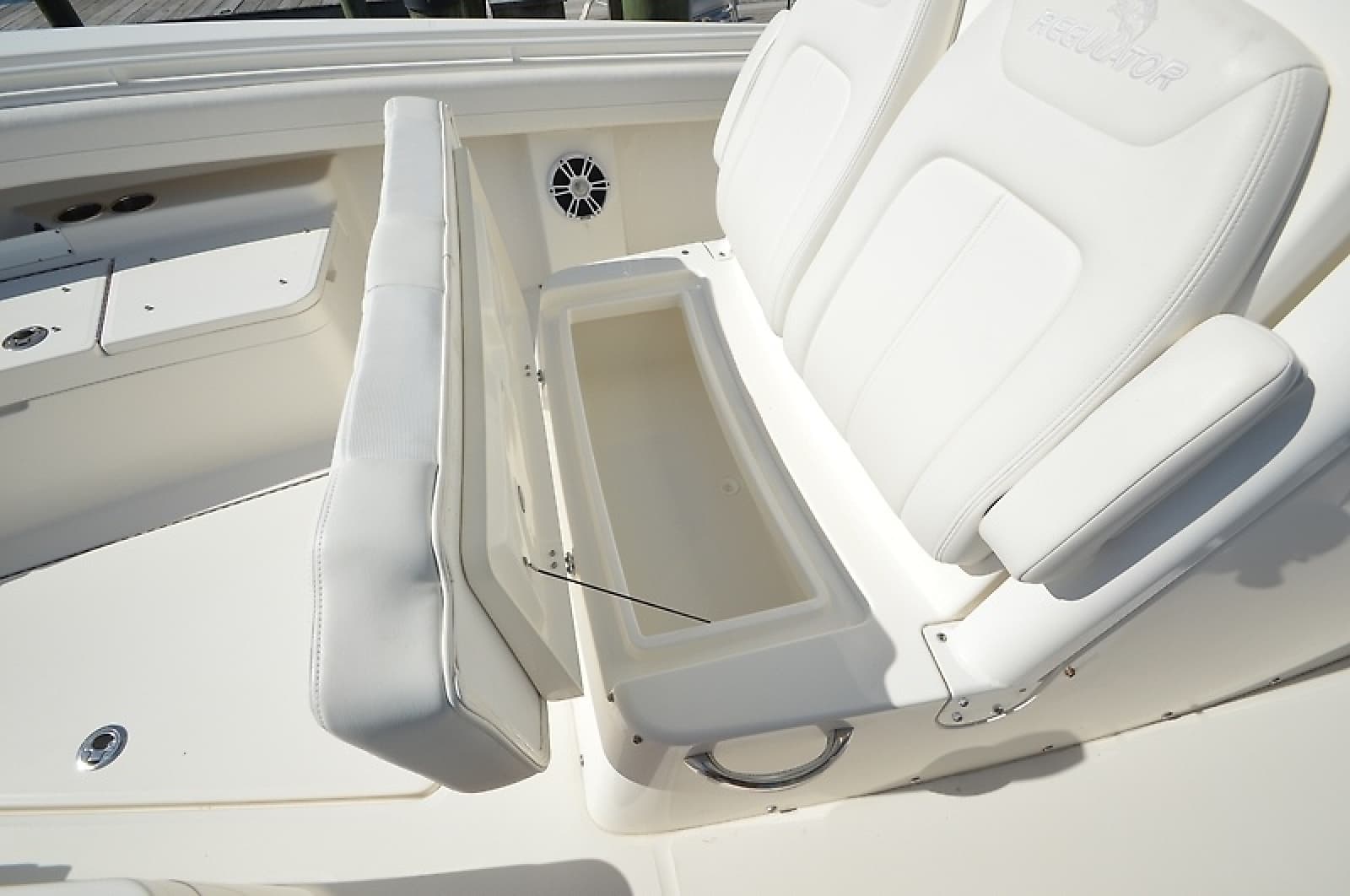 2023 Regulator 28 Forward Seating - Photo 40
