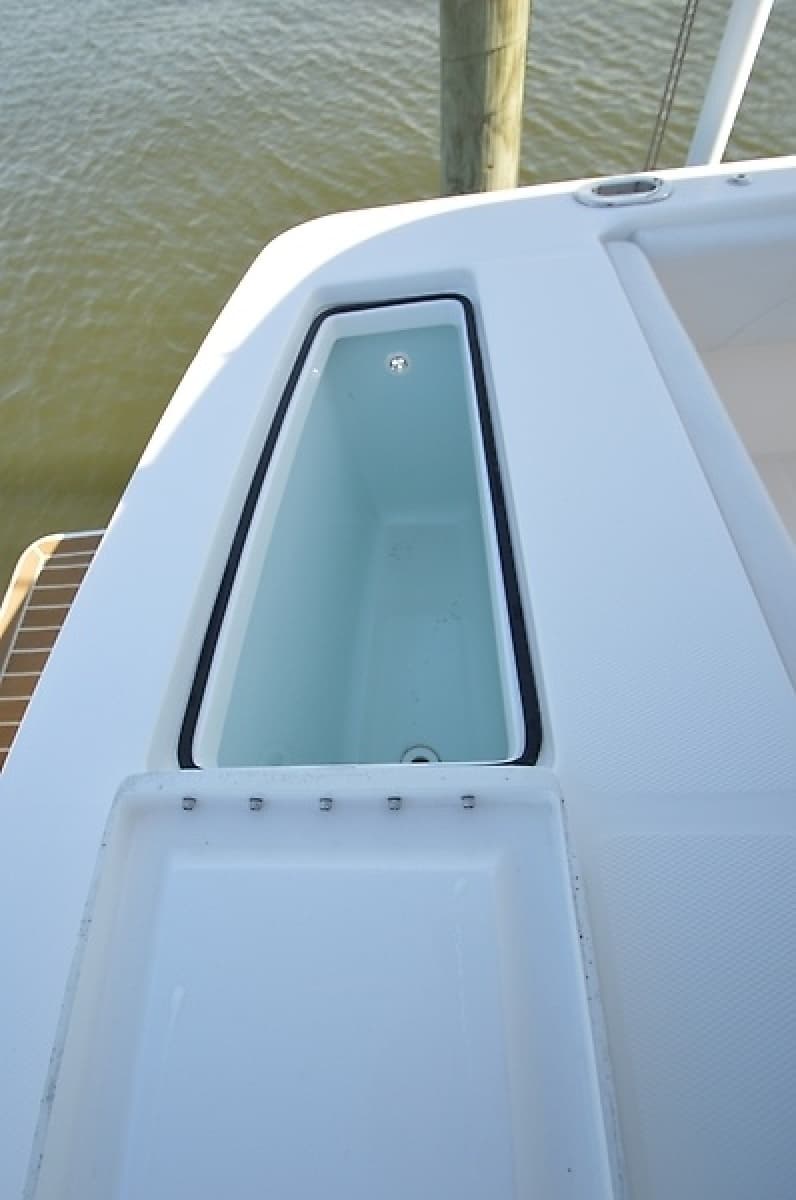 2023 Regulator 28 Forward Seating - Photo 17
