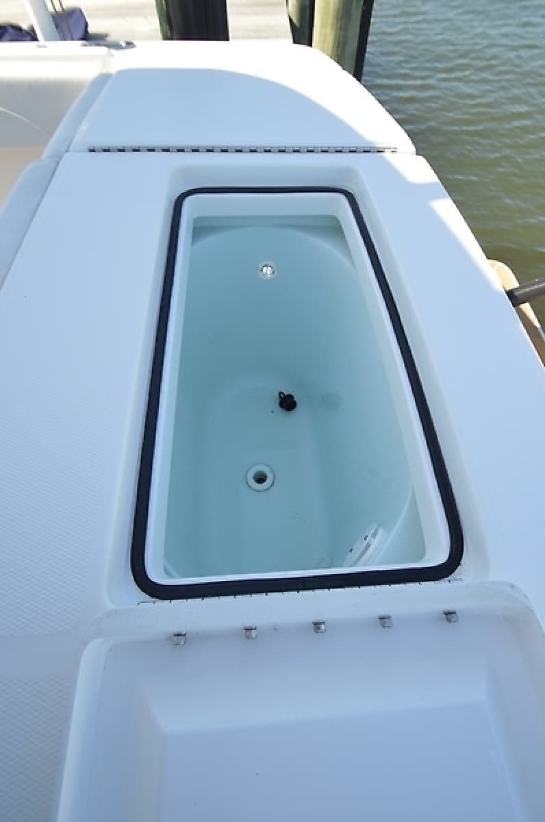 2023 Regulator 28 Forward Seating - Photo 16