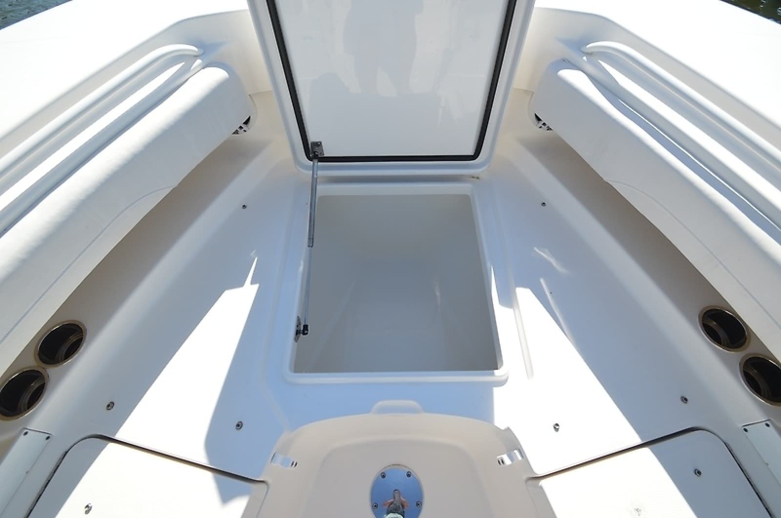 2023 Regulator 28 Forward Seating - Photo 45