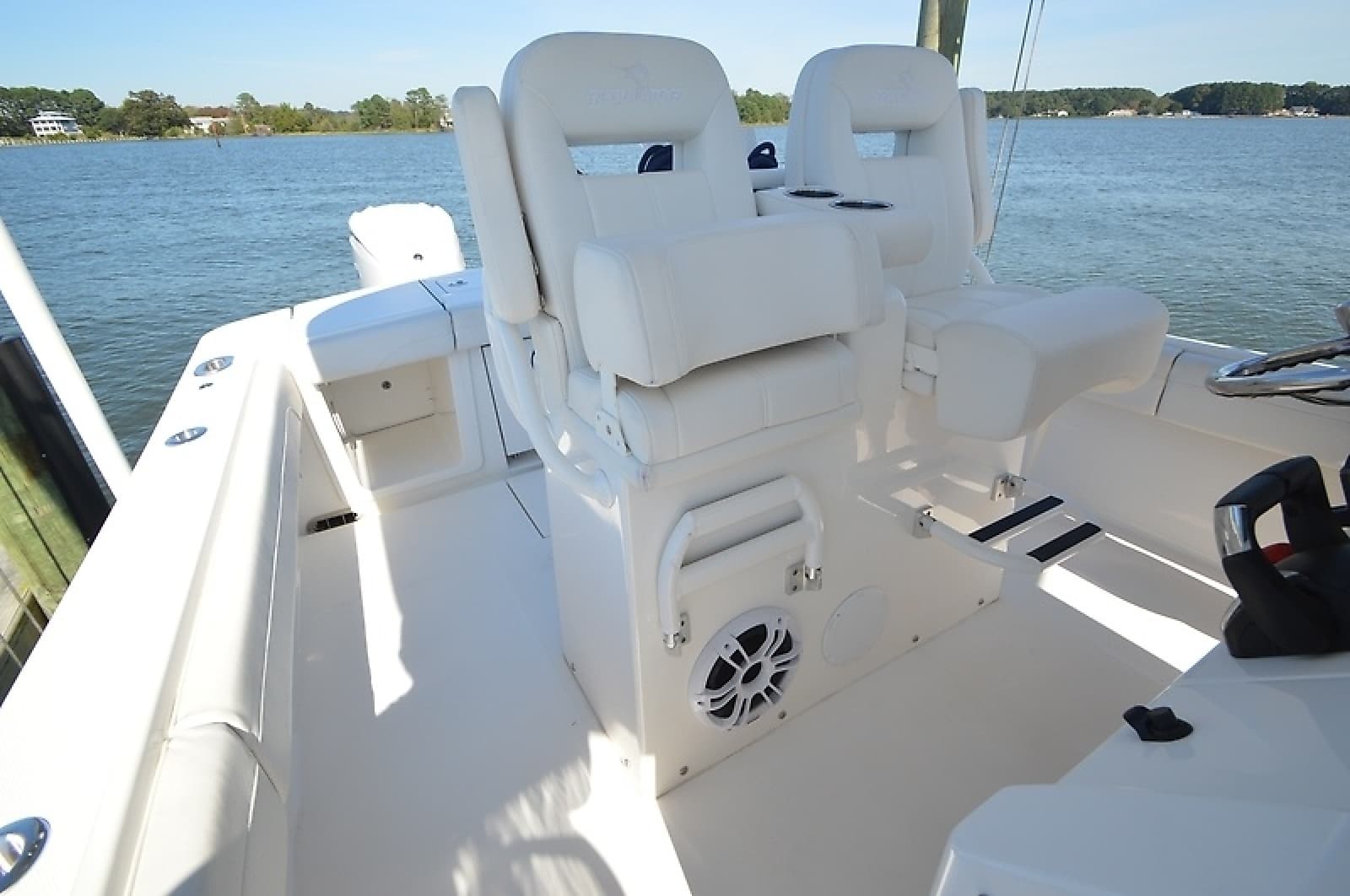 2023 Regulator 28 Forward Seating - Photo 26