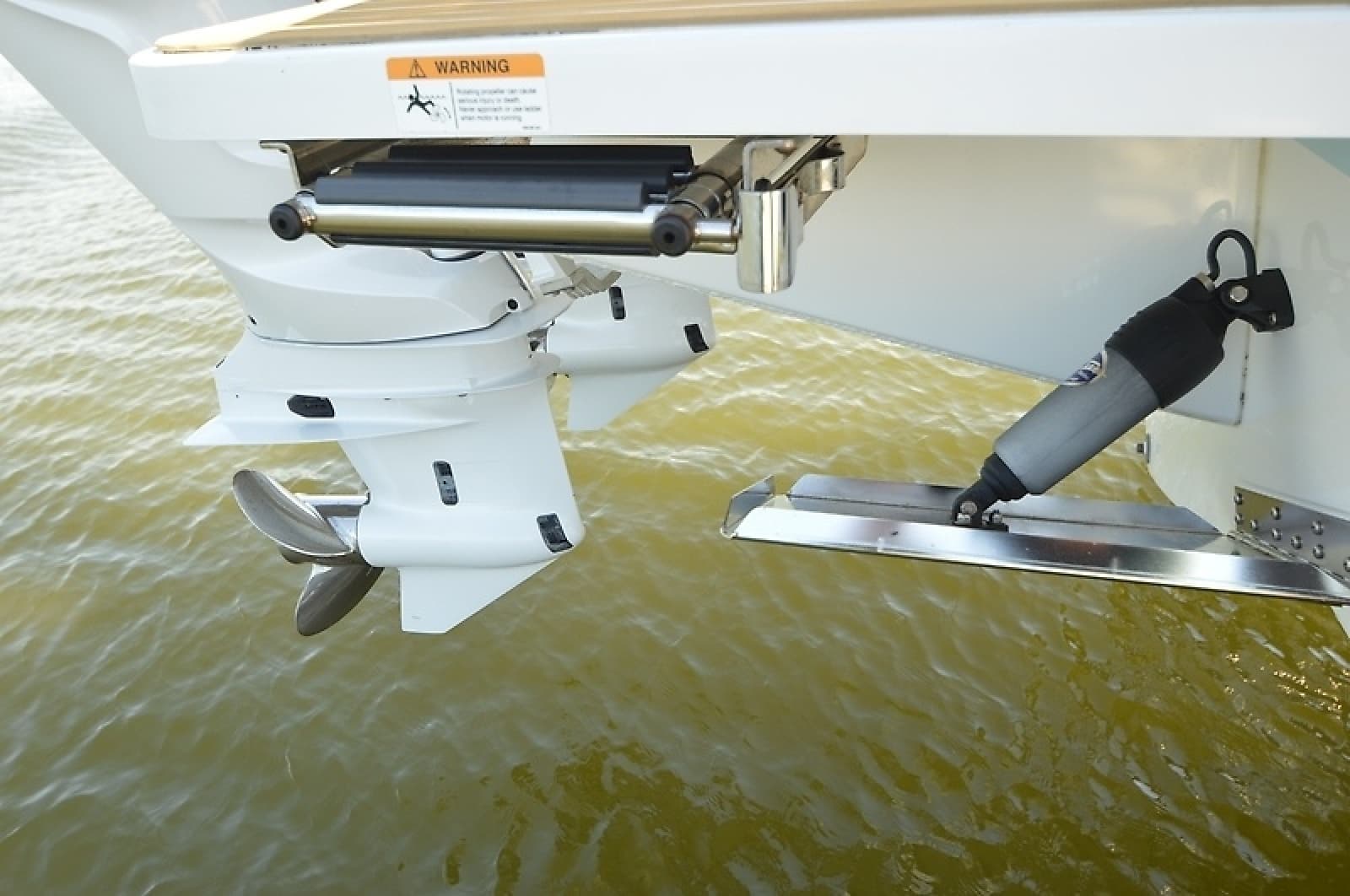 2023 Regulator 28 Forward Seating - Photo 5
