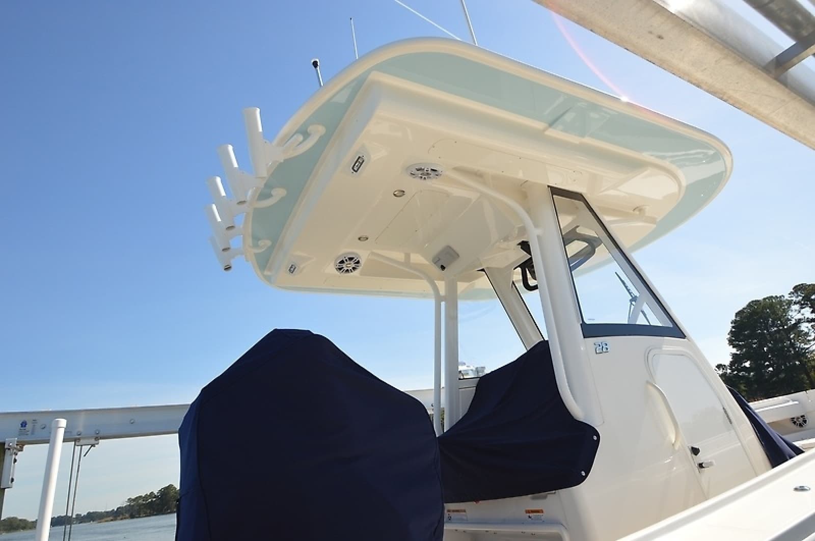 2023 Regulator 28 Forward Seating - Photo 7