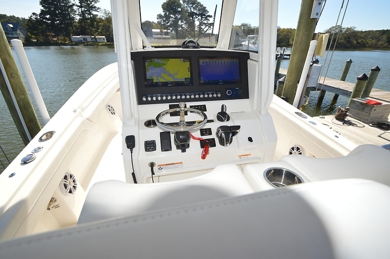 2023 Regulator 28 Forward Seating - Photo 21