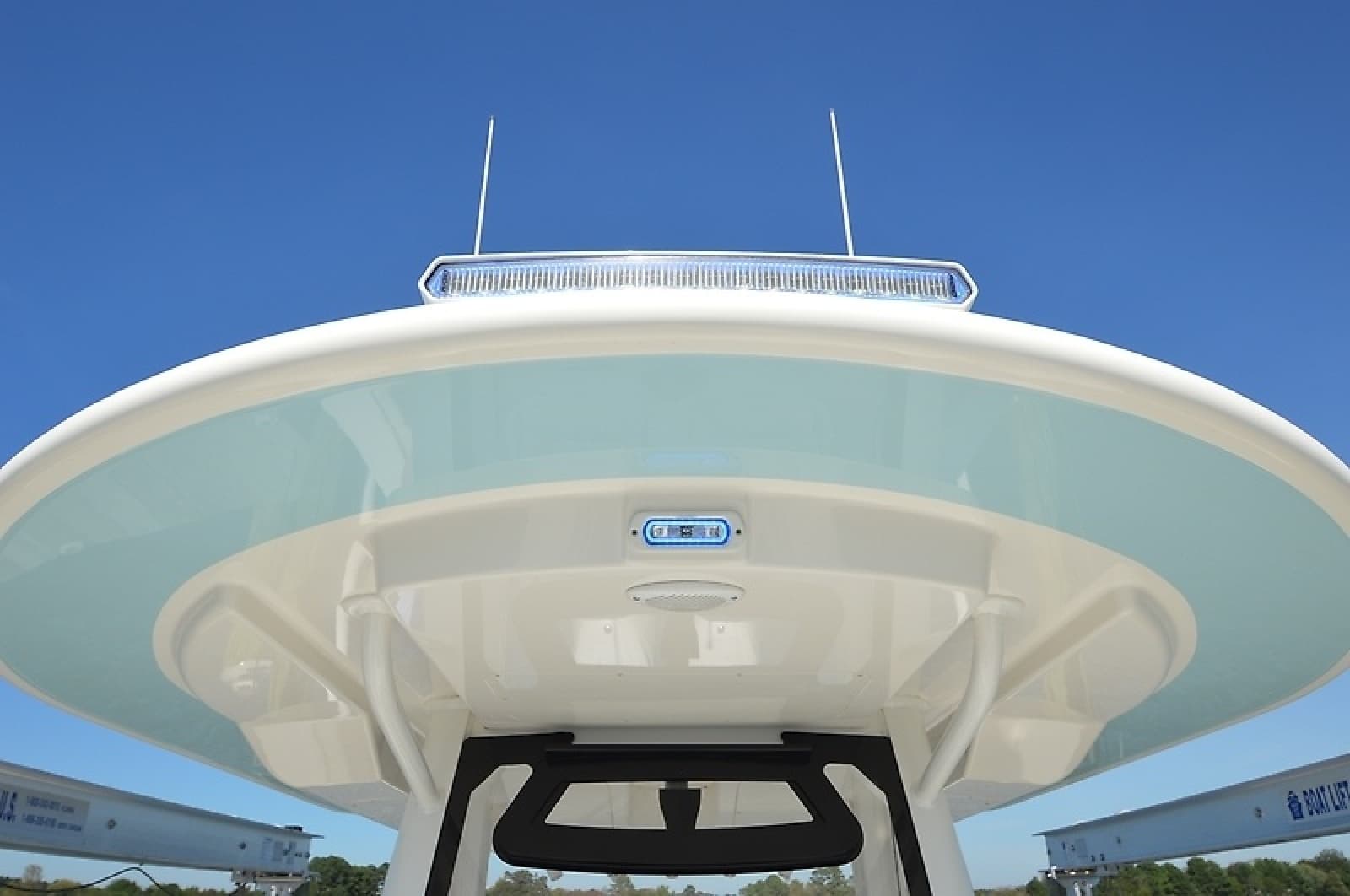 2023 Regulator 28 Forward Seating - Photo 38