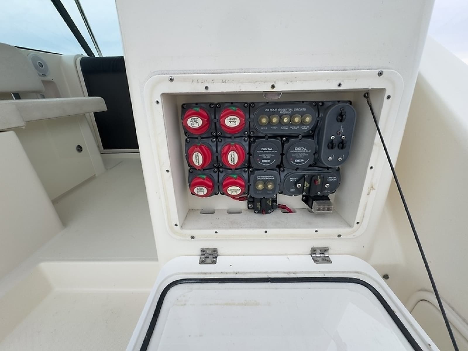 2005 Pursuit 3370 Offshore - Photo 9