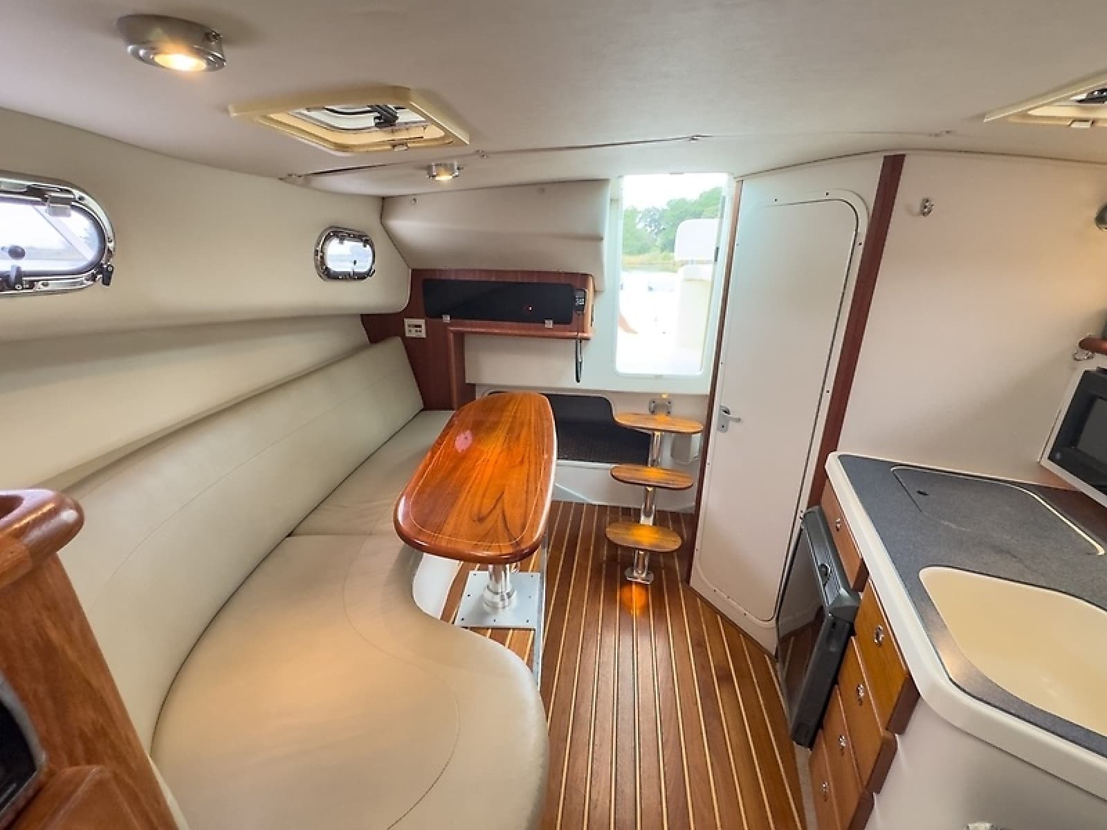 2005 Pursuit 3370 Offshore - Photo 32