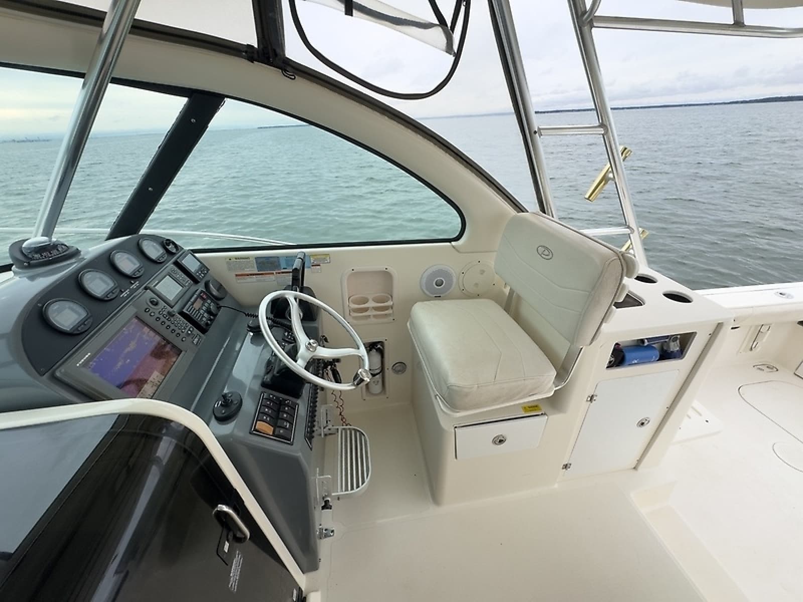 2005 Pursuit 3370 Offshore - Photo 22