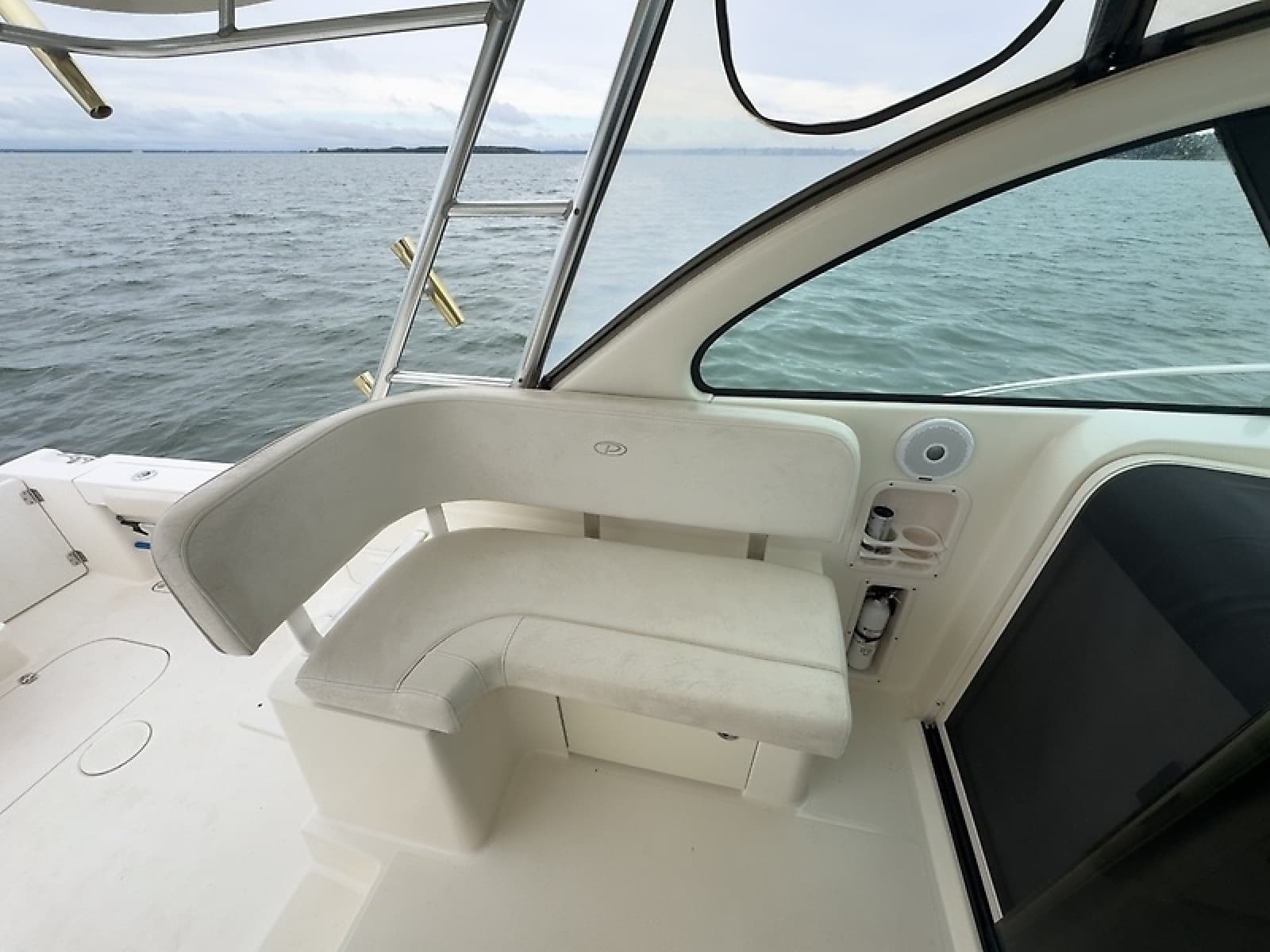 2005 Pursuit 3370 Offshore - Photo 24