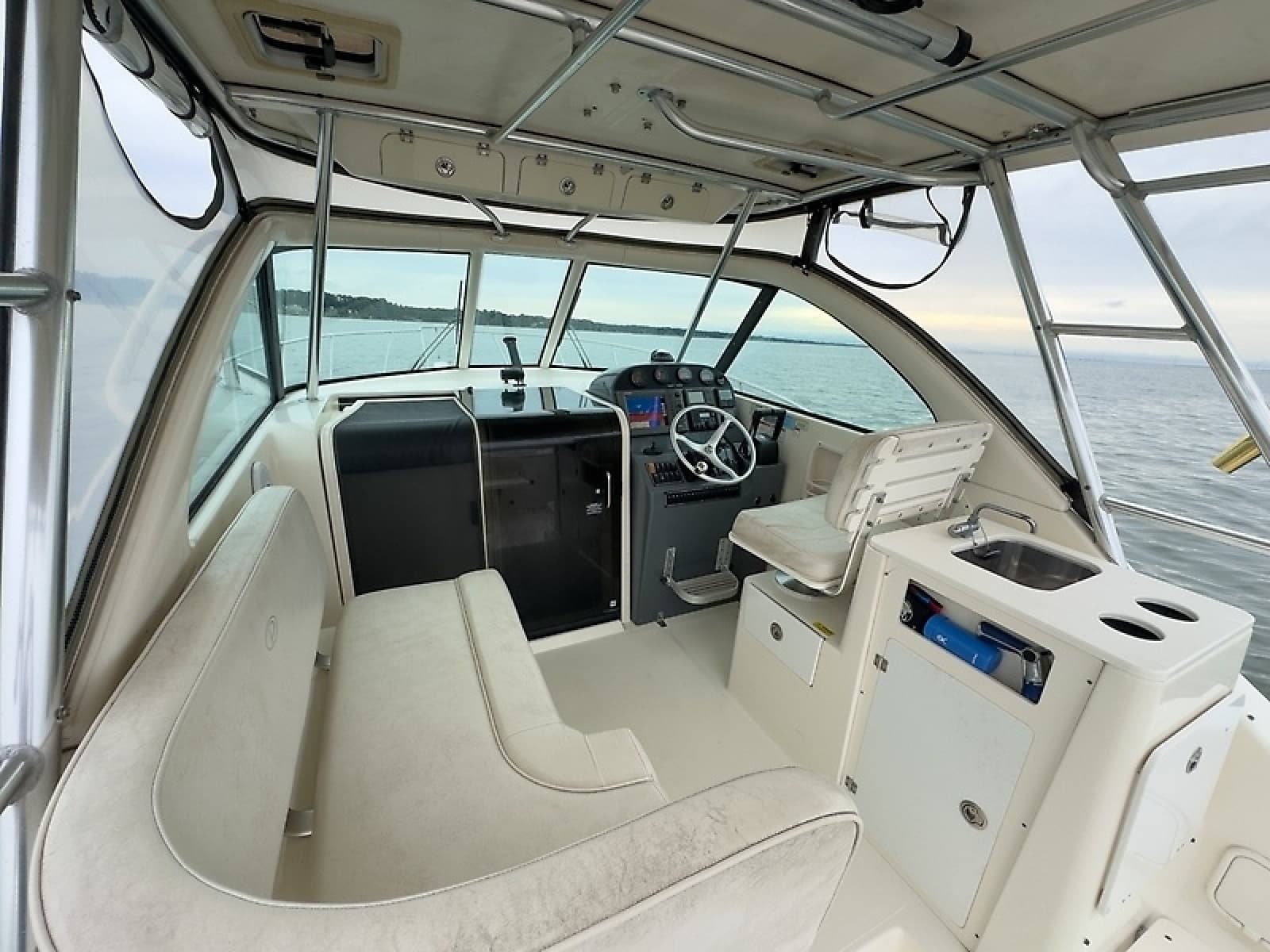 2005 Pursuit 3370 Offshore - Photo 16
