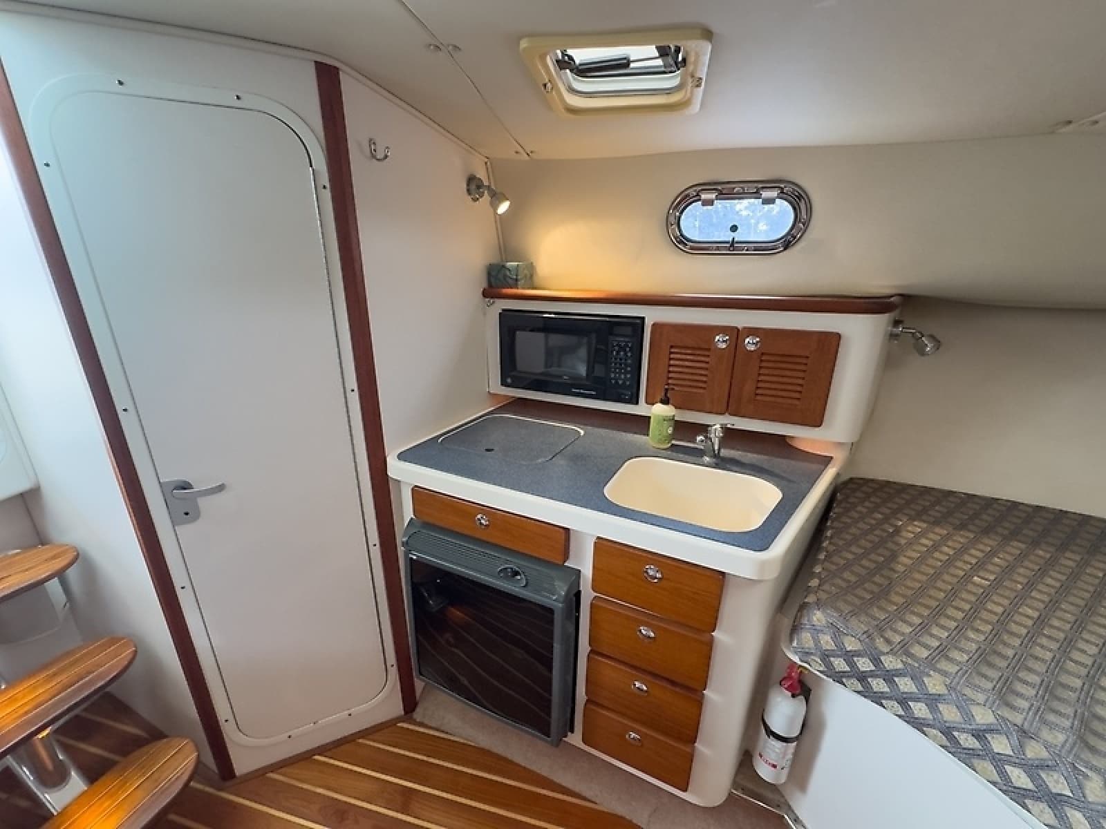 2005 Pursuit 3370 Offshore - Photo 33