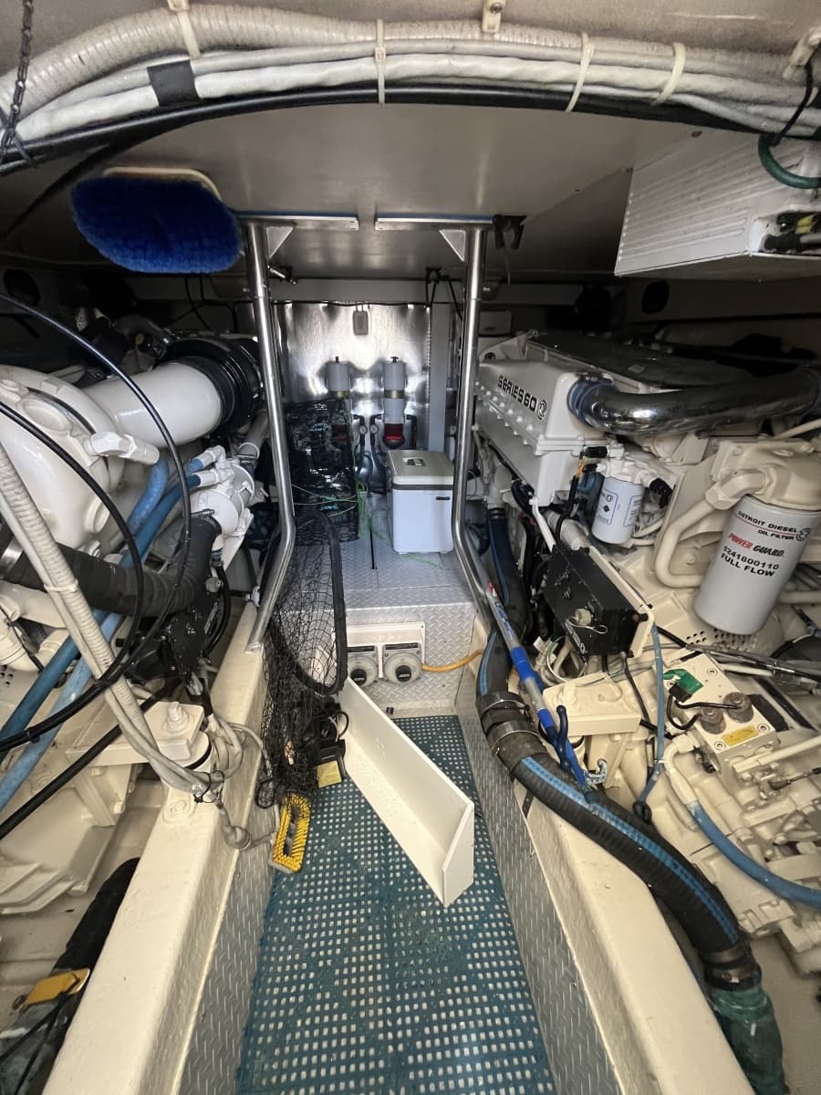 2004 Ocean Yachts 52 Super Sport - Photo 31