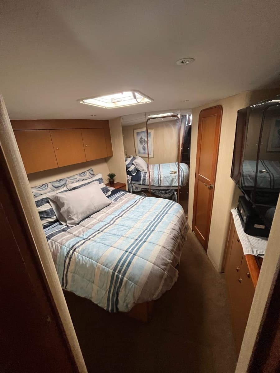2004 Ocean Yachts 52 Super Sport - Photo 19