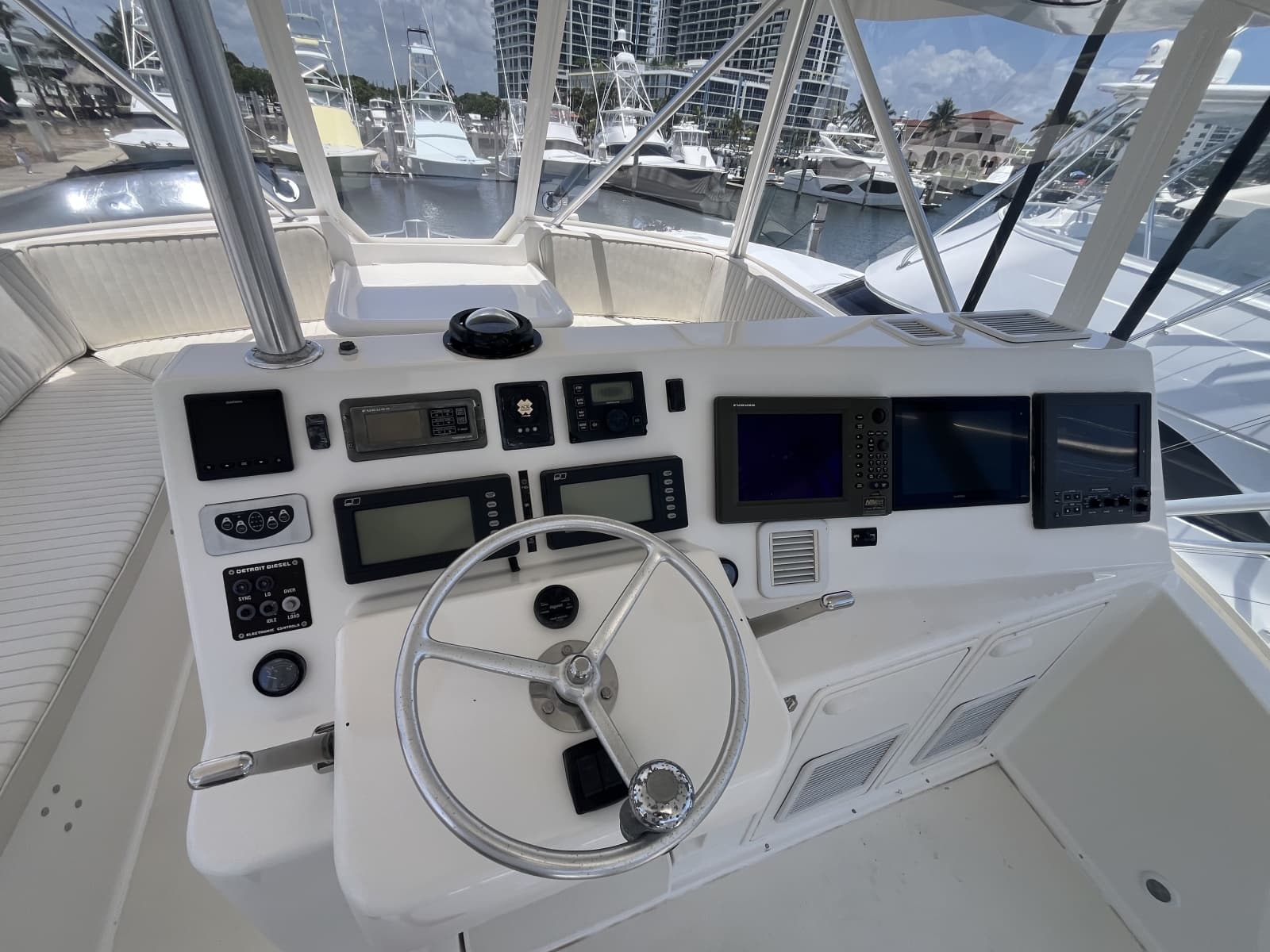 2004 Ocean Yachts 52 Super Sport - Photo 23