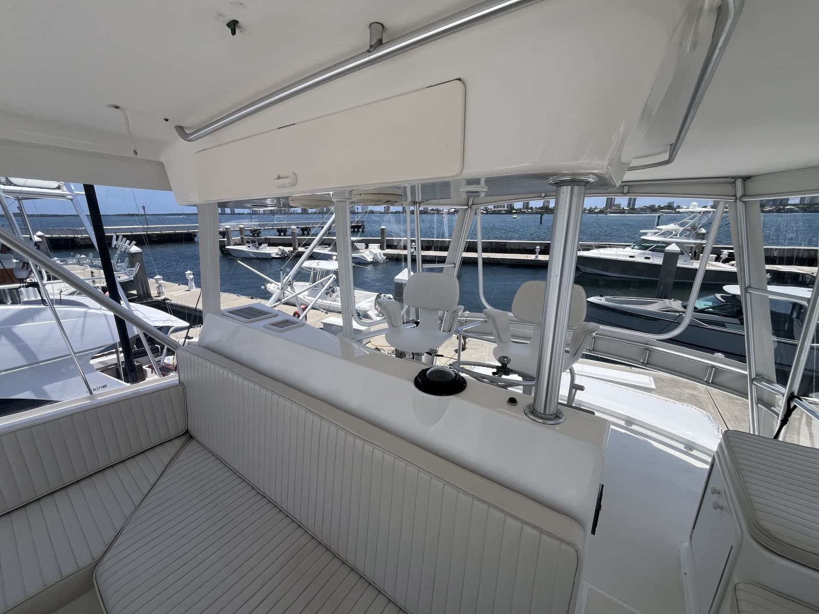2004 Ocean Yachts 52 Super Sport - Photo 28