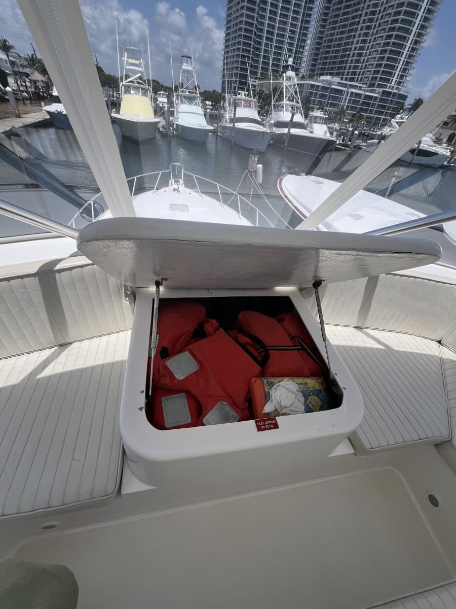 2004 Ocean Yachts 52 Super Sport - Photo 27