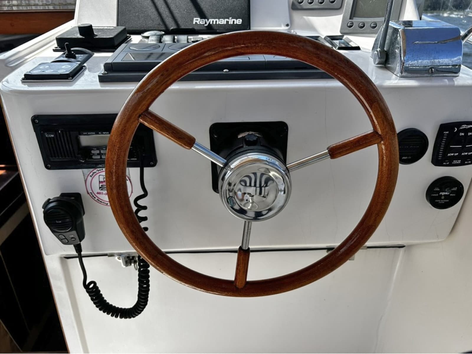 2000 Legacy Yachts 28 Express - Photo 16