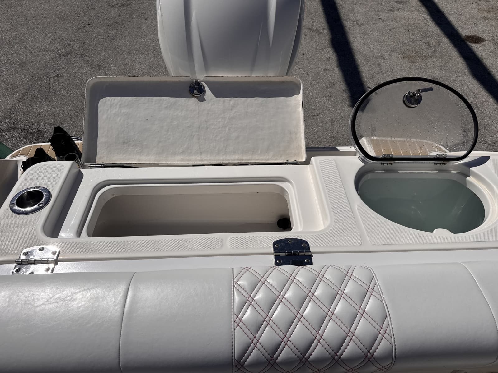 2017 Robalo R242 - Photo 8