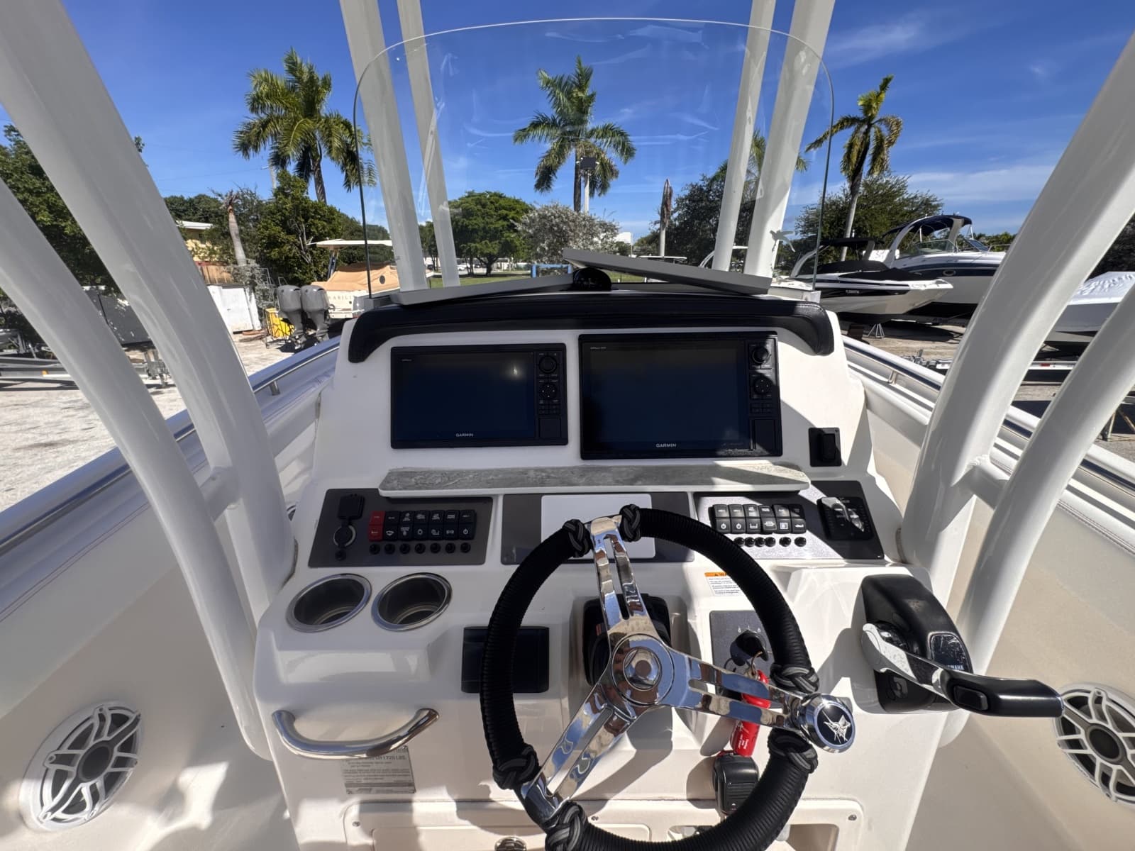 2017 Robalo R242 - Photo 14