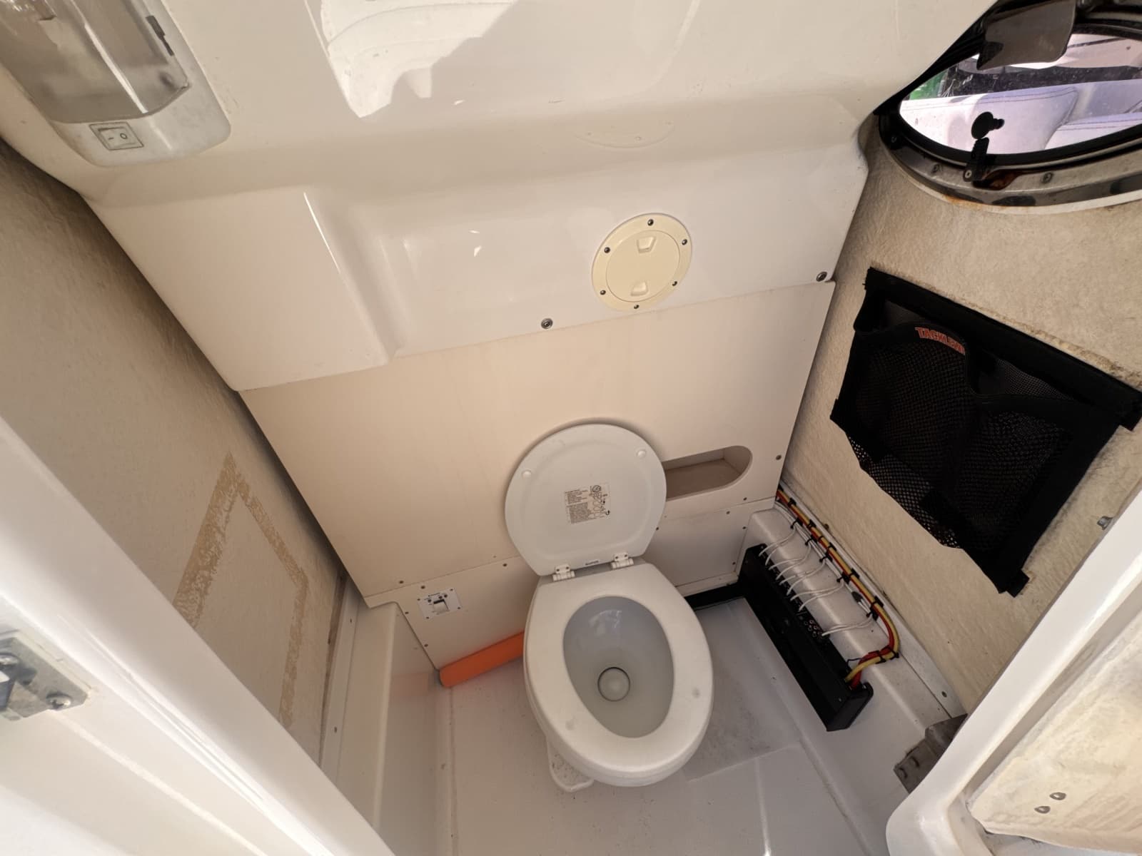 2017 Robalo R242 - Photo 18