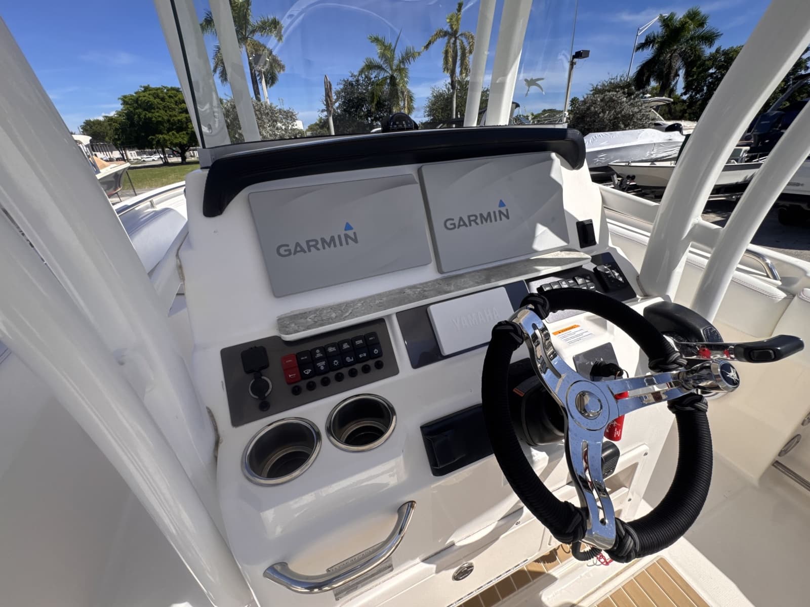 2017 Robalo R242 - Photo 13