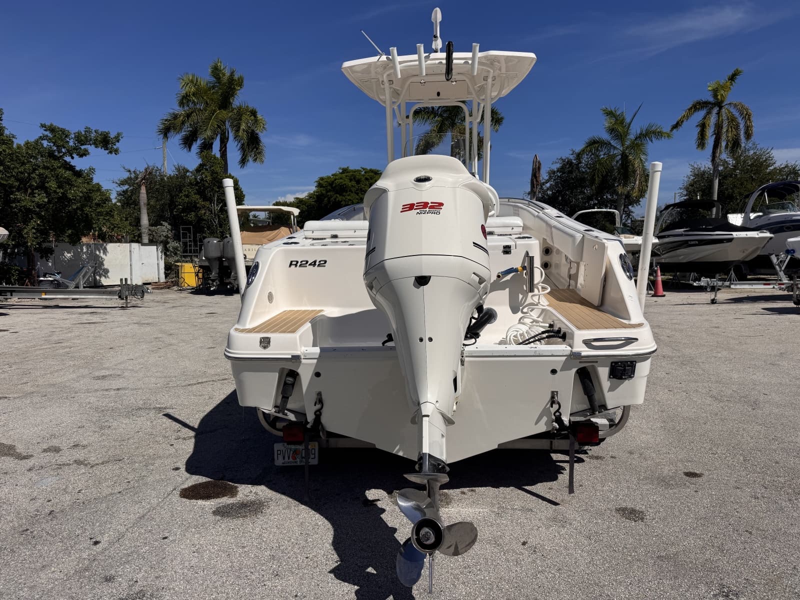2017 Robalo R242 - Photo 4