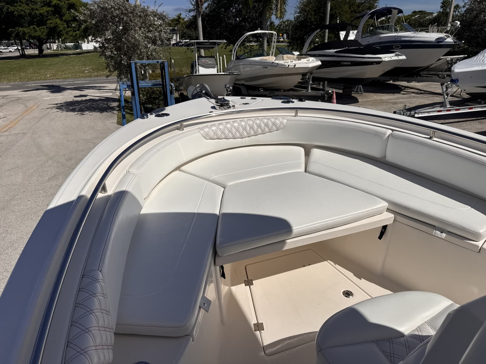 2017 Robalo R242 - Photo 16